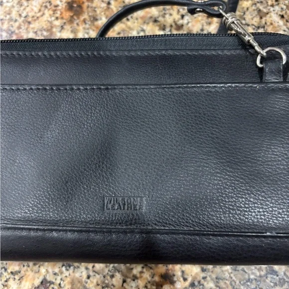 Wilsons Leather Elegant Black Crossbody Bag - Picture 8 of 16